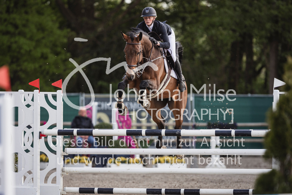 250506_Mühlen_SprPf-M-506 | Deine schönsten Turniermomente als professionelle Fotos! Entdecke hochwertige Pferdesport-Fotografie im Online-Shop. Jetzt Fotos finden & bestellen!