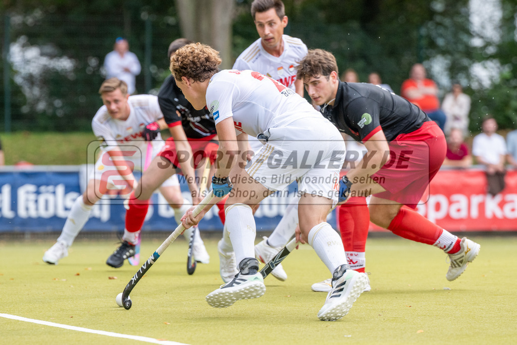 SFE_20230916_0037 | Hockey 1. Bundesliga Herren Rot-Weiss - TSV Mannheim am 16.09.2023 in Köln (KTHC Stadion Rot-Weiss Köln Tennis and Hockey Club), Photo: Stephan Fehrmann 2023 (Sports-Gallery),Michel Struthoff ( Rot-Weiss Köln #22 )