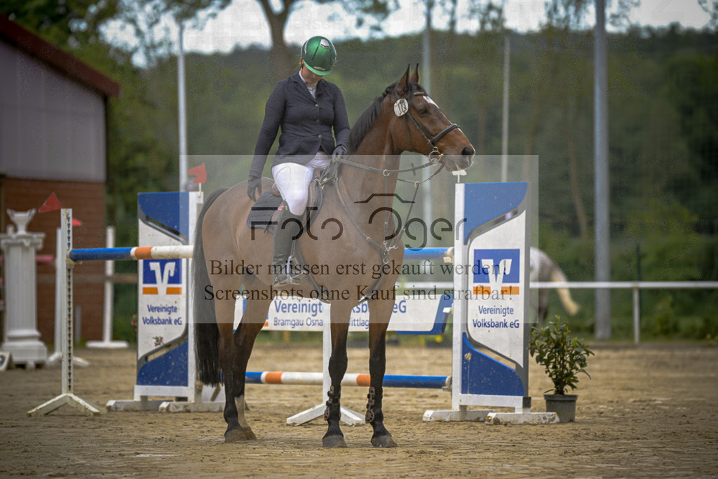 20240505-DOS_2989 | Entdecke hochwertige Reitturnierfotos von Foto Oger. Professionell, emotional und authentisch – jetzt Lieblingsmomente im Shop bestellen.Deutschlandweite Turnierfotografie. - Realisiert mit Pictrs.com
