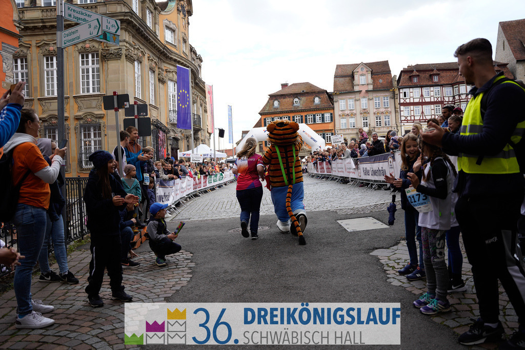 AOK Junior Cup 400m | 3Königslauf 2022 AOK Junior Cup 400m - Realisiert mit Pictrs.com