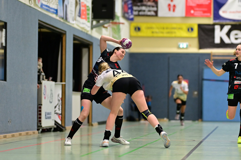 Handball I Frauen I Saison 2024-2025 I 2. HBF I 20. Spieltag I HL Buchholz 08-Rosengarten - Bergischer HC | Der Sportfotograf. - Realisiert mit Pictrs.com