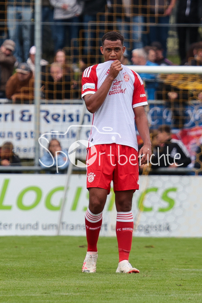DJK Vilzing - FC Bayern Amateure | Tarek BUCHAMNN (FCB #36) in Aktion / Freisteller / Einzelfoto