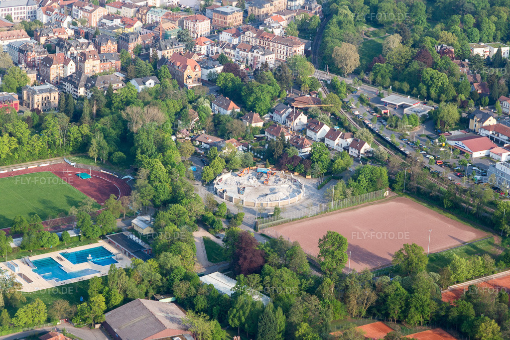 Luftbild: Abriss der Rundsporthalle in Landau in der Pfalz im Bundesland Rheinland-Pfalz in Deutschland. Foto: IMG_106700.jpg vom 21.04.2018 durch Werner Riehm/FLY-FOTO.de
