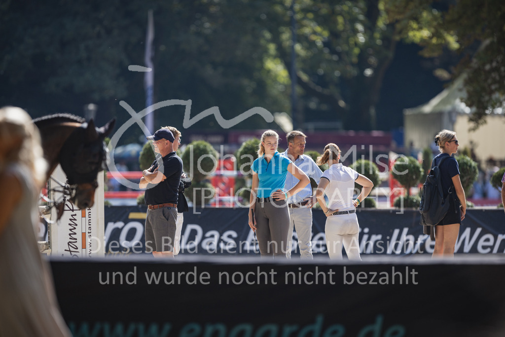 230910_OWLCh_GroßerPreis-605 | Deine schönsten Turniermomente als professionelle Fotos! Entdecke hochwertige Pferdesport-Fotografie im Online-Shop. Jetzt Fotos finden & bestellen!