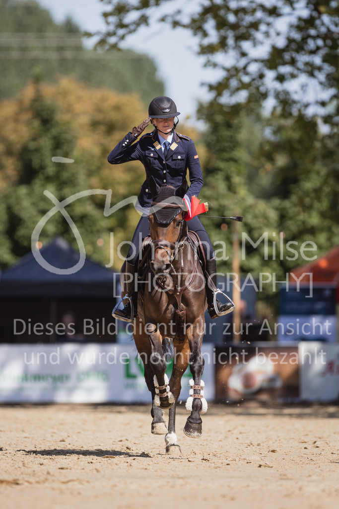 220824_Delbrueck_Springpferde-A2-111 | Deine schönsten Turniermomente als professionelle Fotos! Entdecke hochwertige Pferdesport-Fotografie im Online-Shop. Jetzt Fotos finden & bestellen!
