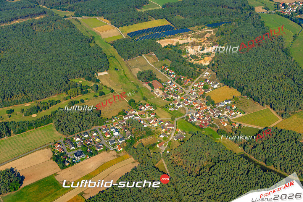 Das Luftbild zeigt : Bechhofen Abenberg - Die Luftaufnahme wurde 2024 vom UL-Flugzeug aus erstellt ( keine Drohne ) - Hochauflösende Luftaufnahme - Für grossformatige Ausdrucke geeignet. Die Geschenkidee !Mit Lizenz und Bildrechte bestellbar