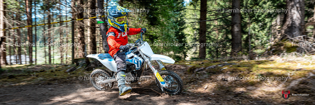 fuernholzer_250501-C1-560 | Fotografische Impressionen von der Red Stag Enduro Extreme by fuernholzer-photography.com. Endurosport in Österreich fotografisch festgehalten von fuernholzer. Auftragsfotografie für Private, Gewerbefotos und Industriefotografie. Eventfotografie, Sportfotografie und Motorsportfotografie. Anbieter von Fotoworkshops, Fototraining, fotografischen Vorträgen und Fotoseminaren.