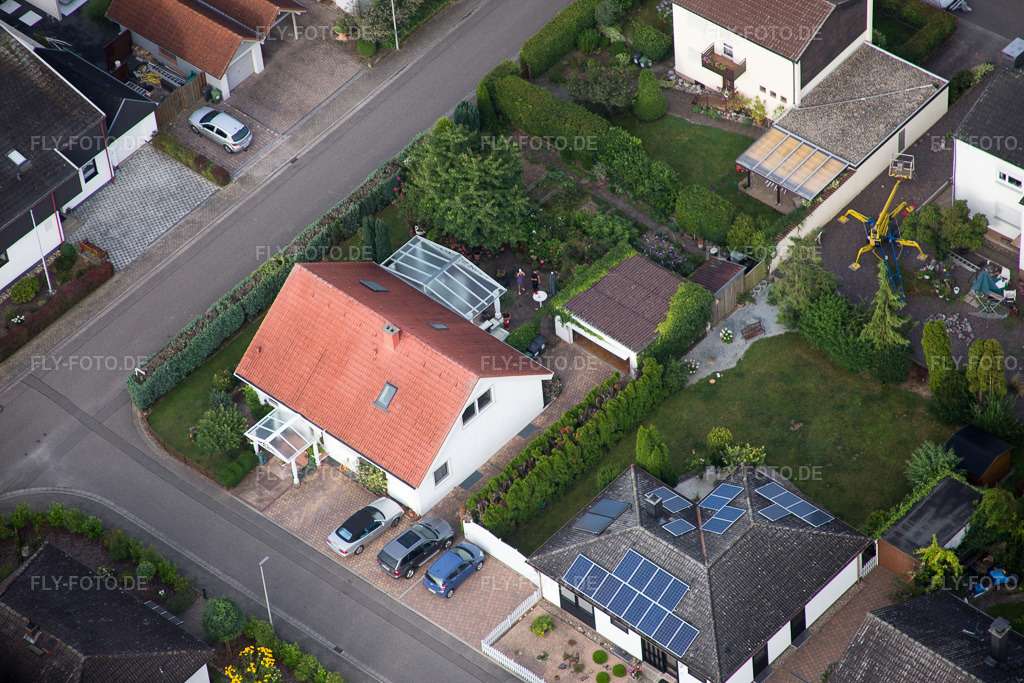 Luftbild: Billigheim-Ingenheim, Maxburgstr im Ortsteil Billigheim in Billigheim-Ingenheim im Bundesland Rheinland-Pfalz in Deutschland. Foto: IMG_092776.jpg vom 13.08.2016 durch Werner Riehm/FLY-FOTO.de