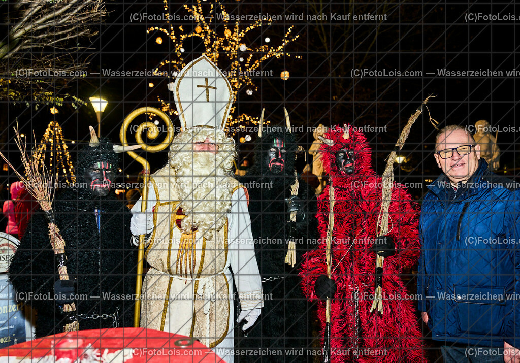 ALP7686_Wieselburger Advent_Nikolaus | (C)FotoLois.com, Alois Spandl, Wieselburger Advent im Schlosspark, Besuch durch den Hl. Nikolaus und seinen Krampussen, Sa 3. Dezember 2022.