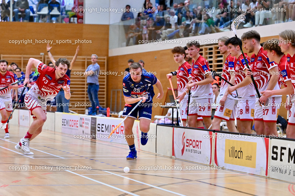 VSV Unihockey vs. KAC Floorball | #93 Marcel Gappmayer KAC Floorball, #25 Jan Blazic VSV Unihockey, Spielerbank KAC Floorball, VSV Unihockey vs. KAC Floorball, VSV Unihockey vs. KAC Floorball am 12.04.2025 in Villach (Ballspielhalle St. Martin), Austria, (Photo by Bernd Stefan)