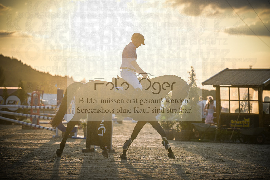 DOS_1327 | Entdecke hochwertige Reitturnierfotos von Foto Oger. Professionell, emotional und authentisch – jetzt Lieblingsmomente im Shop bestellen.Deutschlandweite Turnierfotografie. - Realisiert mit Pictrs.com