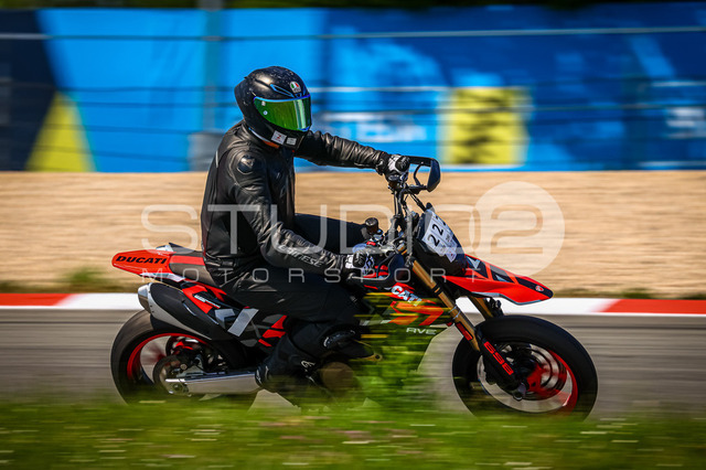 0222-260527NBR-007_222 | Deine Full-Service-Agentur für ✔️Videoproduktionen und ✔️Motorsportfotografie Jetzt Angebot anfragen!