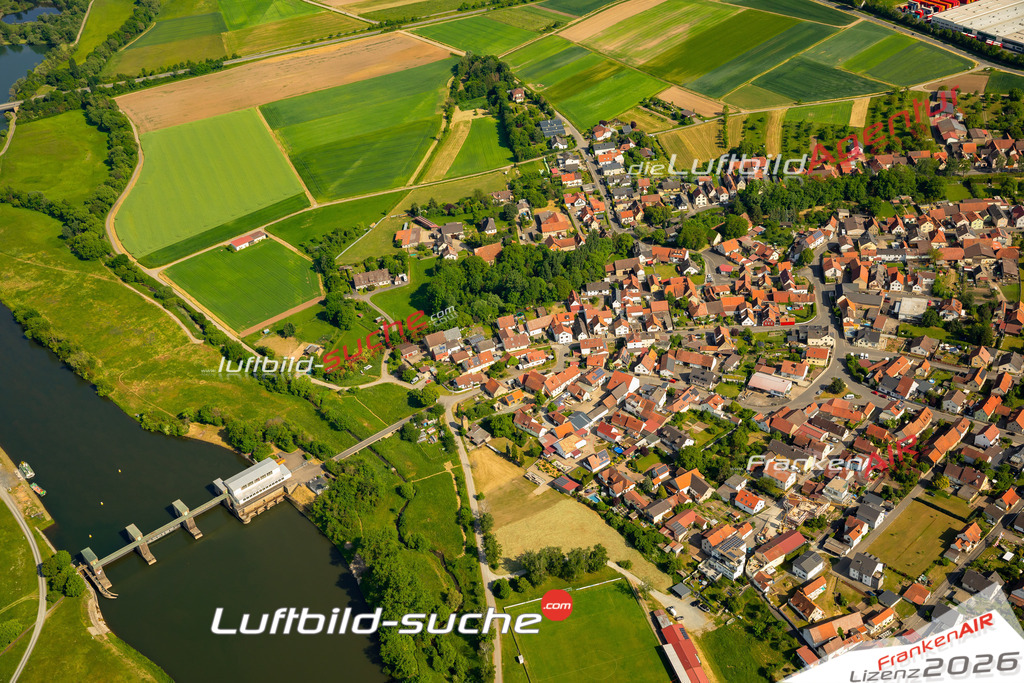Das Luftbild zeigt Schleuse Knetzgau - Die Luftaufnahme wurde 2023 vom UL-Flugzeug aus erstellt ( keine Drohne ) - Hochauflösende Luftaufnahme - Für grossformatige Ausdrucke geeignet. Die Geschenkidee !Mit Lizenz und Bildrechte bestellbar