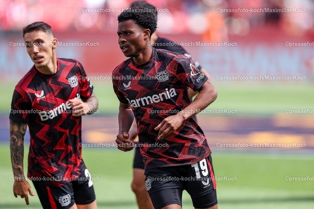 B0411052503312 | 11.05.2025, Fußball, Bayer 04 Leverkusen - Borussia Dortmund, 1. Fußball Bundesliga, 33. Spieltag, BayArena, Saison 2024 2025: Nathan Tella (Bayer04 Leverkusen #19) DFB regulations prohibit any use of photographs as image sequences and or quasi-video.