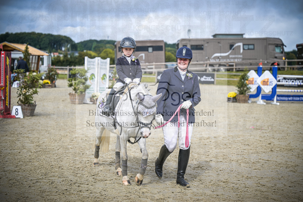 DOS_0045 | Entdecke hochwertige Reitturnierfotos von Foto Oger. Professionell, emotional und authentisch – jetzt Lieblingsmomente im Shop bestellen.Deutschlandweite Turnierfotografie. - Realisiert mit Pictrs.com
