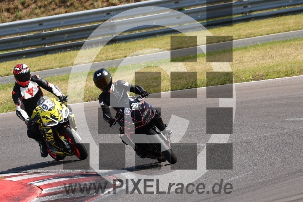 0062-20240807_01380 | Schöne Erinnerungen an spannende Momente - das festzuhalten ist unser Job. PIXELrace.de ist seit 2003 auf den Rennstrecken Europas unterwegs um die Action draußen beim Fahren und die wunderbare Stimmung imm Fahrerlager für euch einzufangen.