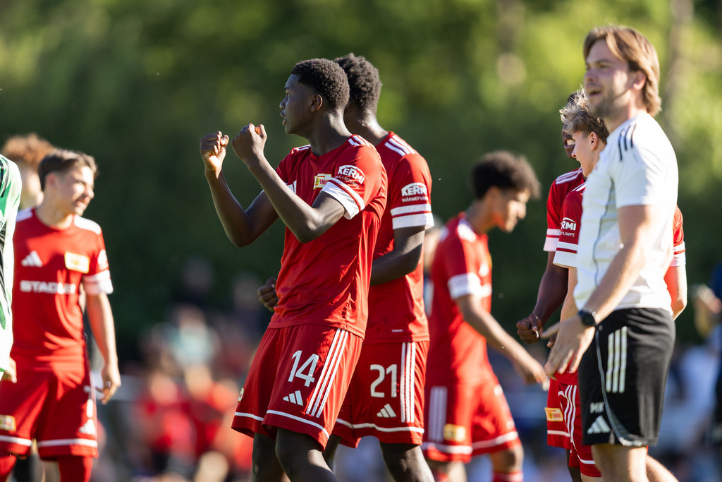 Fußball I Männer I 40. Pfingscup Hollage I 13463 | realhellocedii - Realisiert mit Pictrs.com