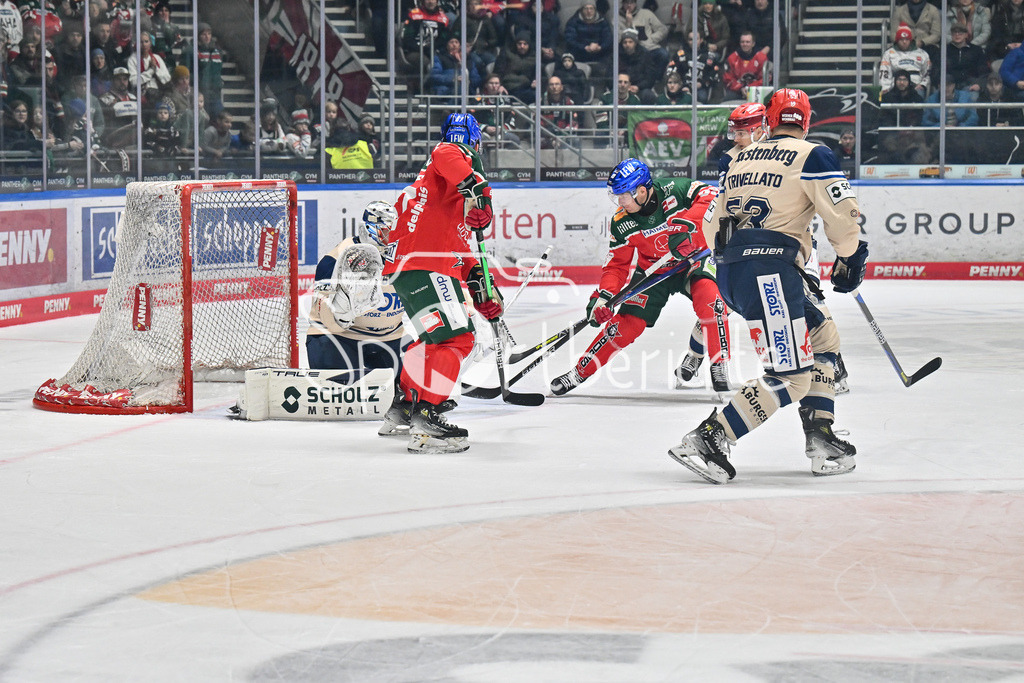 Augsburger Panther - Schwenninger Wild Wings | in dieser Szene trifft  Mark ZENGERLE (Augsburger Panther #89) zum 3-1 fuer Augsburg / DEL: Augsburger Panther - Schwenninger Wild Wings, Curt Frenzel Stadion am 02.02.2025