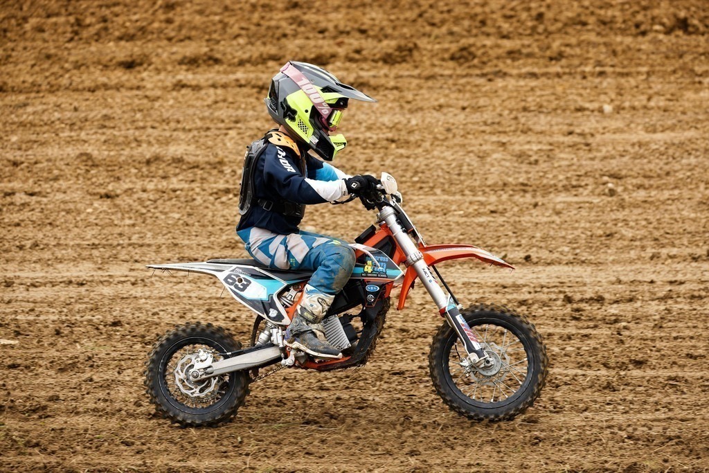 Motocross_Gerstetten_250802_2083 | Fotopresso – Sportfotografie in Heidenheim & Umgebung. Professionelle Sportfotografie für unvergessliche Momente. Dynamische Action-Shots, emotionale Szenen & hochwertige Bilder. - Realisiert mit Pictrs.com