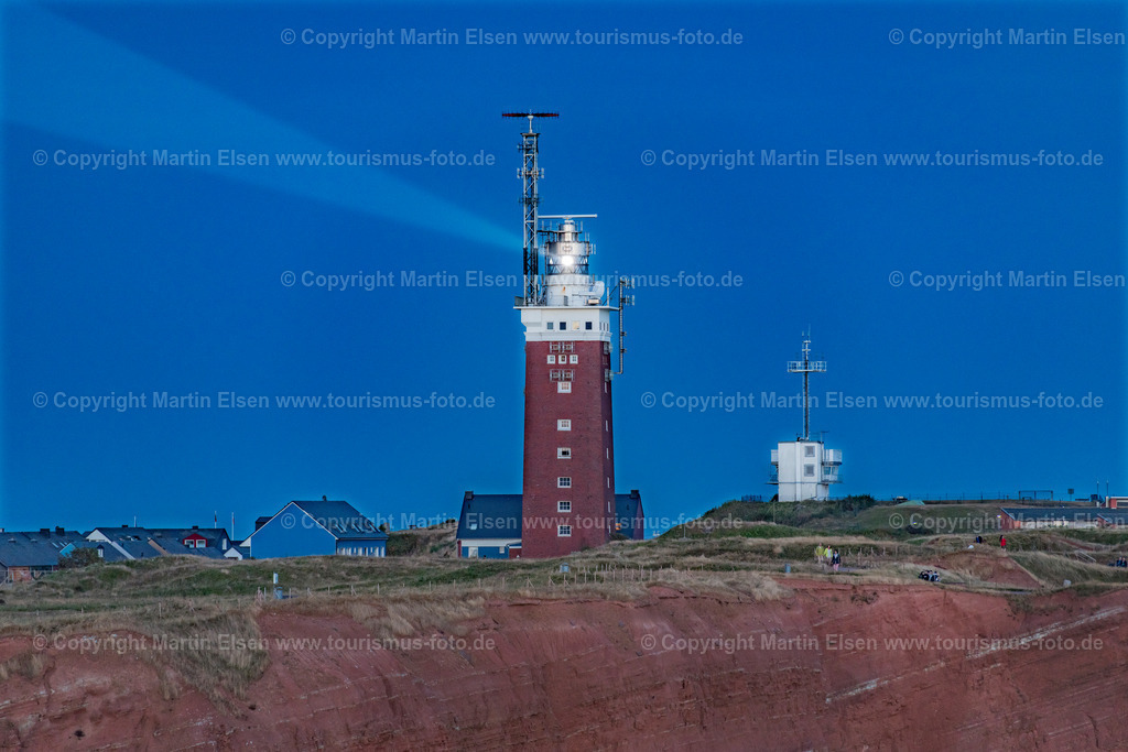 Helgoland Leuchtturm_ELS_7690030818 | Helgoland - Aufnahmedatum: 01.08.2018, Aufnahmehöhe:  m, Koordinaten:  - , Bildgröße: 7974 x  5316 Pixel - Copyright 2018 by Martin Elsen, Kontakt: Tel.: +49 157 74581206, E-Mail: info@schoenes-foto.deSchlagwörter:Schleswig-Holstein,Landkreis Pinneberg,Düne,Hochseeinsel,Börteboote,Meer,Küste,Halunder,Oberland,Unterland,Strand,Seehunde,Robben,Lange Anna,Felsen,Roter Felsen,Luftbild,Luftbilder,Bastölpel - Realisiert mit Pictrs.com