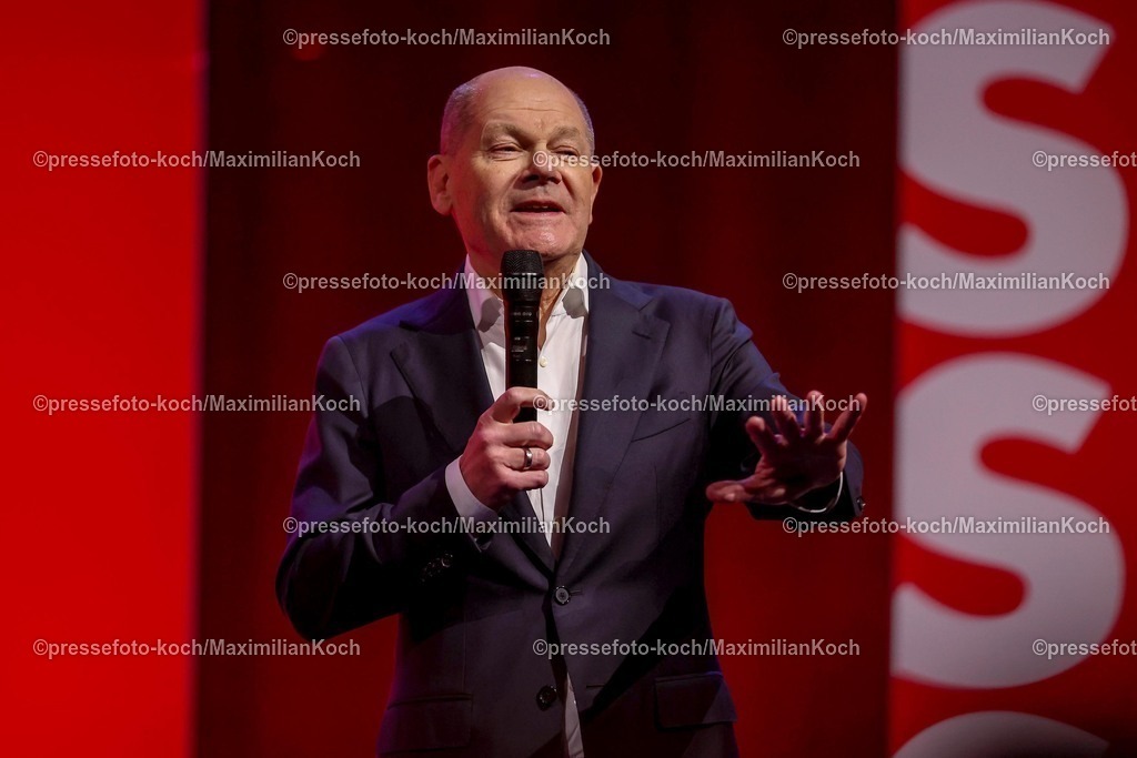 SPD21022502239 | 21.02.2025, Wahlkampfveranstaltung SPD,  Abschlusskundgebung der Sozialdemokratische Partei Deutschlands vor den Bundestagswahlen, Westfalenhalle Dortmund. Im Bild: Bundeskanzler der Bundesrepublik Deutschland und Spitzenkandidat der SPD - Olaf Scholz (SPD)