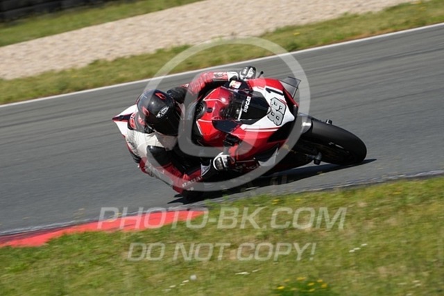 2024_07_08_PBK_55256 | Sportfotografie; SlowMotion; Video; Rennstrecke; Hafeneger; Speer; Racing; RSE; BMW; CBO; Trackday; Motorsportarena; Hockenheimring; Brno; Most; Barcelona; Valencia