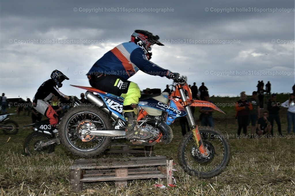 DSC_0263_01 (2) | Sportfotografie , Motorsport, Motoross, Reitsport, Mointainbike, Enduro,
Landschaft , Outdoor, Eventfotografie, Landschaft, Bilder online bestellen - Realisiert mit Pictrs.com