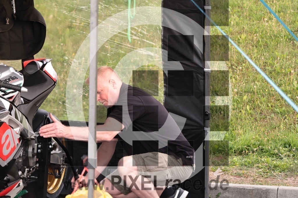 social-20250822_00015 | Schöne Erinnerungen an spannende Momente - das festzuhalten ist unser Job. PIXELrace.de ist seit 2003 auf den Rennstrecken Europas unterwegs um die Action draußen beim Fahren und die wunderbare Stimmung imm Fahrerlager für euch einzufangen.