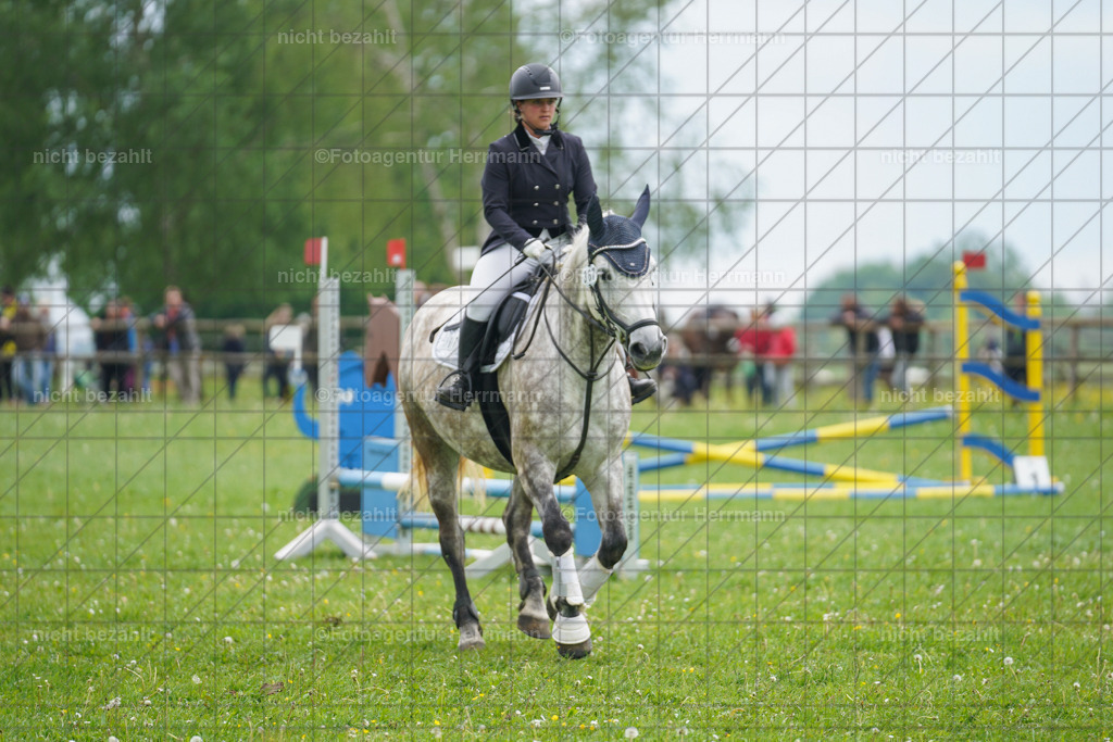 20240509-FAH02440 | Turnierbilder der Turnierfotografen Bayern, Pferdesport Fotografie, Reitsportbilder, Turnier Landberg am Lech, Turnierbilder bayern, Fotoagentur Herrmann