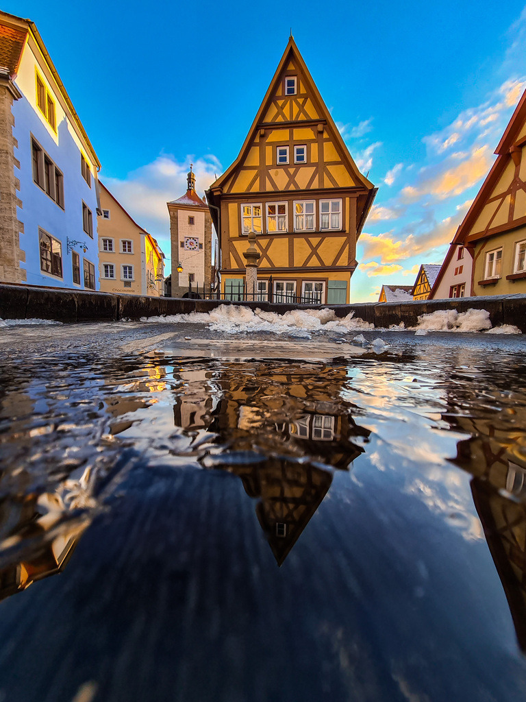 20230226_171650 | Rothenburg ob der Tauber. Nur hier gibt es Exklusive und passend zur Jahreszeit Ihr Wandbild, T-Shirt, Tasse und alles was das Rothenburg Herz begehrt. - Realisiert mit Pictrs.com