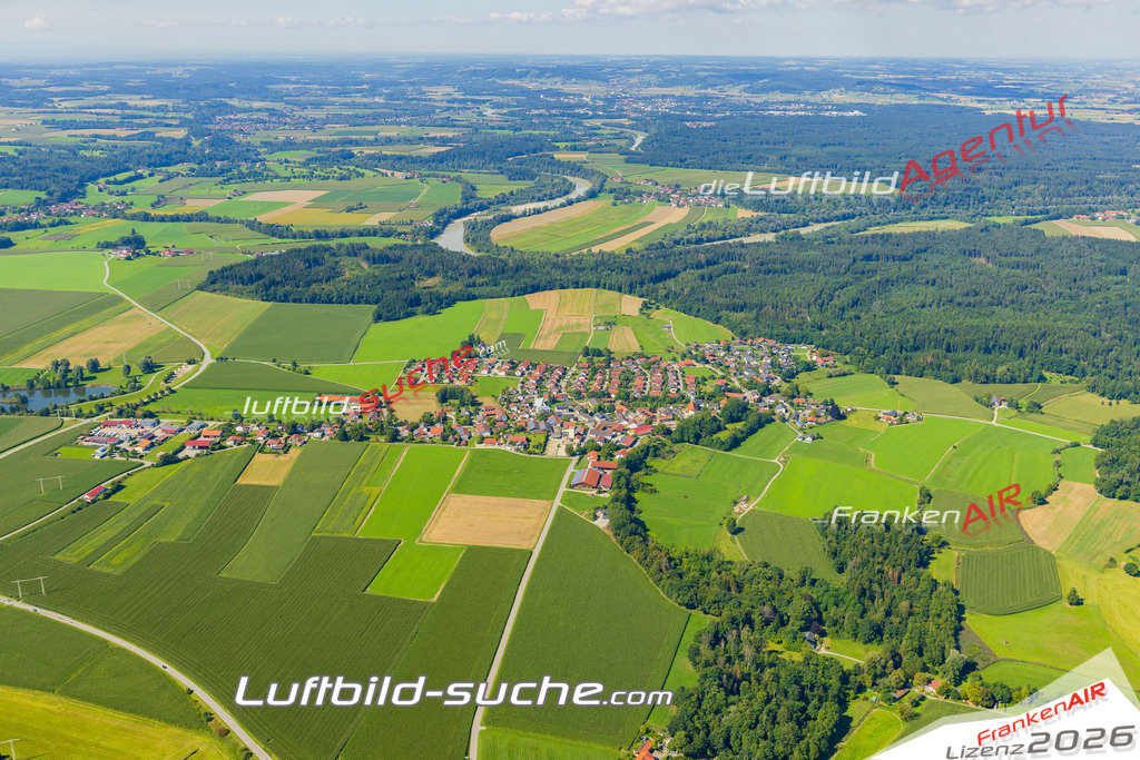 Oberflossing Polling Bild- Das Luftbild wurde 2025 vom UL-Flugzeug heraus erstellt ( keine Drohne ) - Hochauflösende Luftaufnahme -Nicht vergleichbar mit Google Maps oder Satelittenbilder- Die Geschenkidee !Mit Lizenz und Bildrechte bestellbar