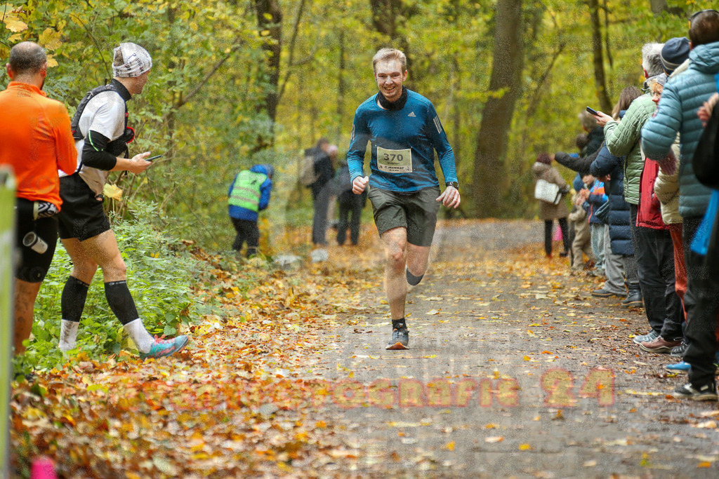 251026_1232_EX1_0616 | Sportfotografie im Rhein-Sieg Kreis, Köln, Bonn, NRW, Rheinland Pfalz, Hessen, etc. Unser Tätigkeitsfeld umfasst den Laufsport vom Volkslauf über den Marathon, Duathlon, Triathon bis zum Ultralauf wie Kölnpfad Ultra oder Schindertrail.