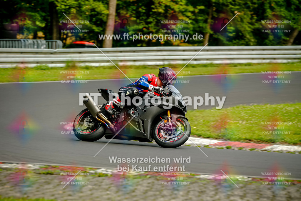 VBK-4349 | Hier findet Ihr Bilder von Touristenfahrten auf der Nürburgring Nordschleife oder von anderen Veranstaltungen die ich besucht habe. Viel Spass beim Durch Schauen 