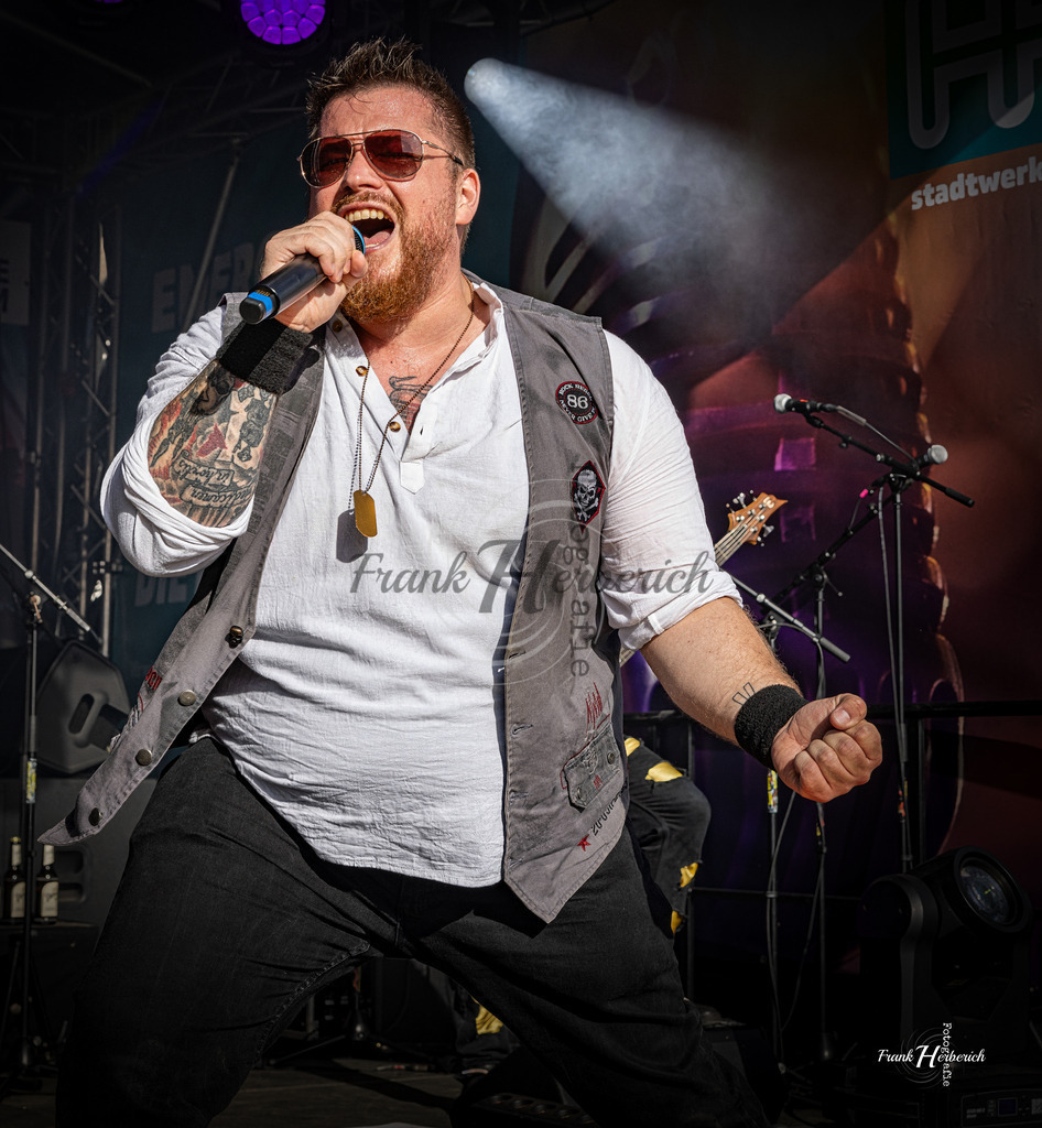 Violand | Frank Herberich Fotografie, Frank Herberich, Fotografie, Hochzeit, Portrait, St. Peter Ording, Ording, Westerhever, Nordsee, Frank Fotografie, Hardheim,  Odenwald,Walldürn, Band,Eventfotografie - Realisiert mit Pictrs.com