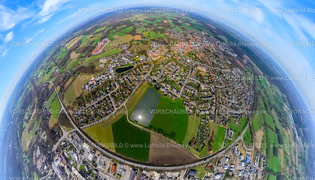 Schermbeck240390049Solarfeld | Luftbild, Wohngebiet Ortsansicht Schermbeck, Solarfeld Photovoltaikanlage an der Lohstege, Weseler Straße Bundesstraße B58, Erdkugel, Fisheye Aufnahme, Fischaugen Aufnahme, 360 Grad Aufnahme, tiny world, little planet, fisheye Bild, Schermbeck, Nordrhein-Westfalen, Deutschland