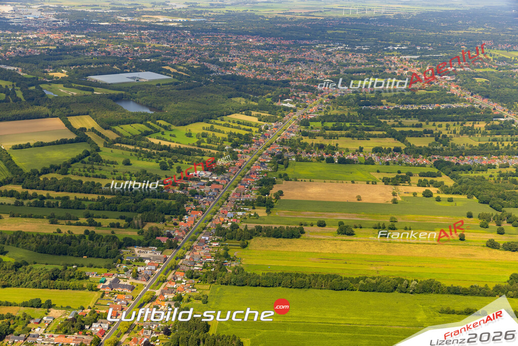 Luftbild der Stadt Papenburg - Das Luftbild wurde 2025 vom UL-Flugzeug heraus erstellt ( keine Drohnenaufnahme ) - Hochauflösende Luftaufnahme - für Wandbilder und großformatige Ausdrucke geeignet. Das besondere Geschenk!Hier alle&nbsp;Infos zur Lizenzierung der LuftaufnahmeWir fliegen auch dieses Jahr wieder in Ihre Region um Luftbilder zu erstellen.- Luftbild anfragen