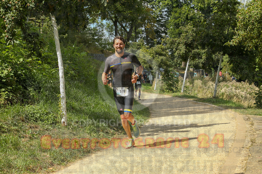 250824_1411_EX1_5281 | Sportfotografie im Rhein-Sieg Kreis, Köln, Bonn, NRW, Rheinland Pfalz, Hessen, etc. Unser Tätigkeitsfeld umfasst den Laufsport vom Volkslauf über den Marathon, Duathlon, Triathon bis zum Ultralauf wie Kölnpfad Ultra oder Schindertrail.