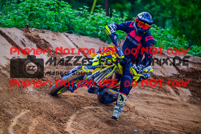 MaZZes_FotoMatrix_240511_6007705_8570 | S4