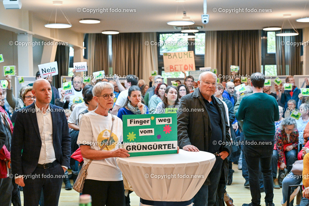 Linz_ Vorstellung Masterplan Digitaluni_ Univiertel_ 17.04.2024-10 | 17.04.2024, Johannes Kepler Universitaet Linz, AUT, Vorstellung Masterplan Digitaluni, Univiertel im Bild Besucher der Veranstaltung