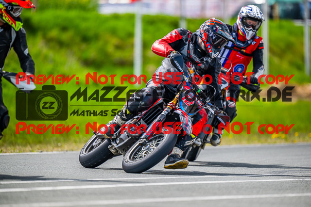 MaZZes_FotoMatrix_230506_3381 | UE40