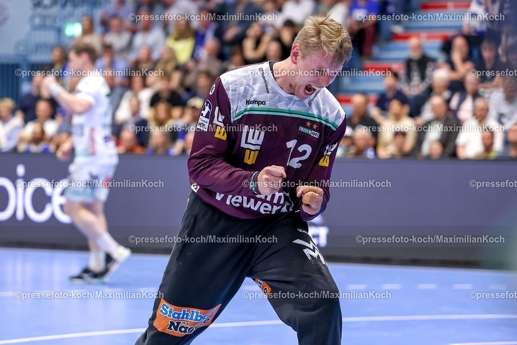 Gum30042601110 | 30.04.2026, Handball, 1. HBL, VfL Gummersbach - Frisch Auf! Göppingen, Saison 2025 / 2026 Herren, Schwalbe-Arena: Kristian  Saeveras (Frisch Auf Göppingen #12) jubelnd nach einer Parade