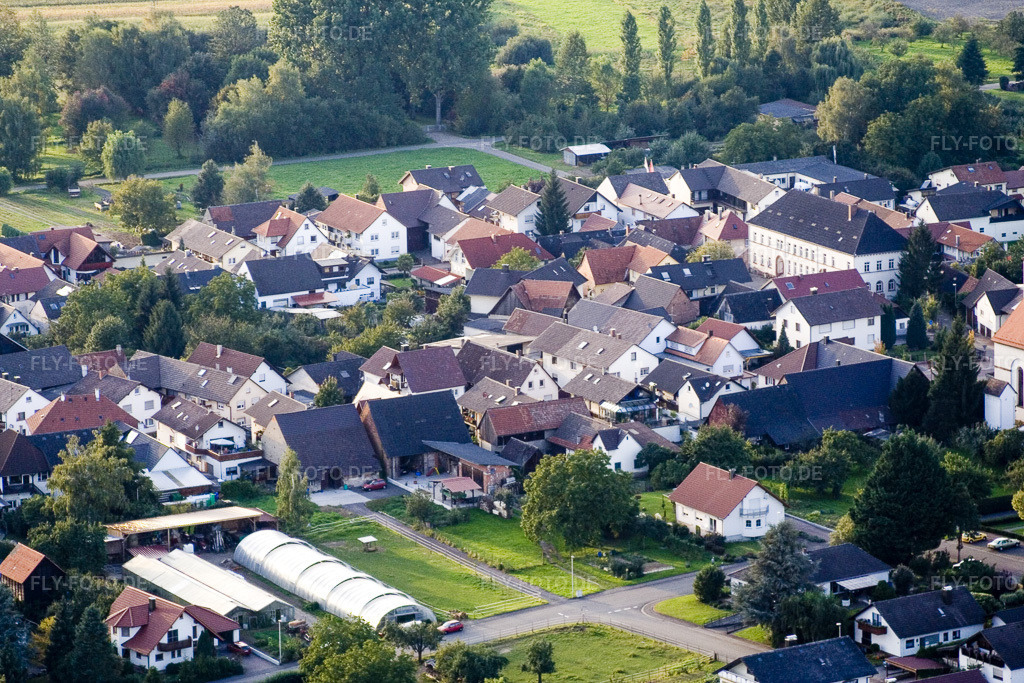 Luftbild: Ortsansicht von Südosten im Ortsteil Urloffen in Appenweier im Bundesland Baden-Württemberg in Deutschland. Foto: IMG_8232.jpg vom 15.09.2007 durch Werner Riehm/FLY-FOTO.de