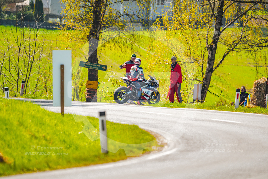 0846 - Bergrennen Landshaag2026 | BREITBILD Austria Webshop

Finde Fotos von: Breitbild, Breitbild Austria, Landshaag, Europeanbikers, KTM, BMW, Bergrennen, Bikeporn, Carporn, Bikes, Cars, Fotografie, Oberösterreich, Österreich, Berufsfotograf, Motorradteile Ganster, Julbach, Pannoniari - Realisiert mit Pictrs.com