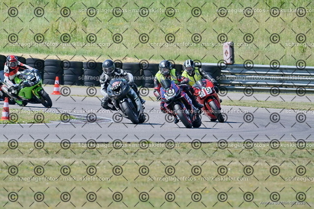 26BT02-0988 | markuskiefer.com - Realisiert mit Pictrs.com
