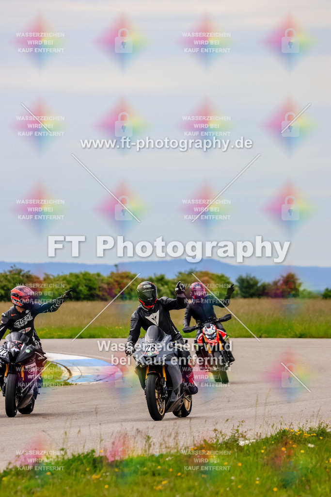 MotoTeam-2873 | Hier findet Ihr Bilder von Touristenfahrten auf der Nürburgring Nordschleife oder von anderen Veranstaltungen die ich besucht habe. Viel Spass beim Durch Schauen 