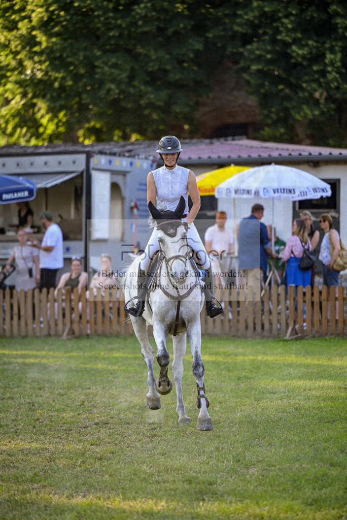 Reitturnier Voxtrup | Entdecke hochwertige Reitturnierfotos von Foto Oger. Professionell, emotional und authentisch – jetzt Lieblingsmomente im Shop bestellen.Deutschlandweite Turnierfotografie. - Realisiert mit Pictrs.com