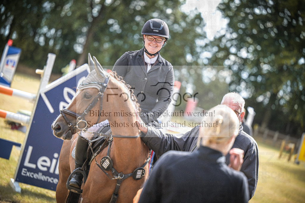 DOS_0057 | Entdecke hochwertige Reitturnierfotos von Foto Oger. Professionell, emotional und authentisch – jetzt Lieblingsmomente im Shop bestellen.Deutschlandweite Turnierfotografie. - Realisiert mit Pictrs.com