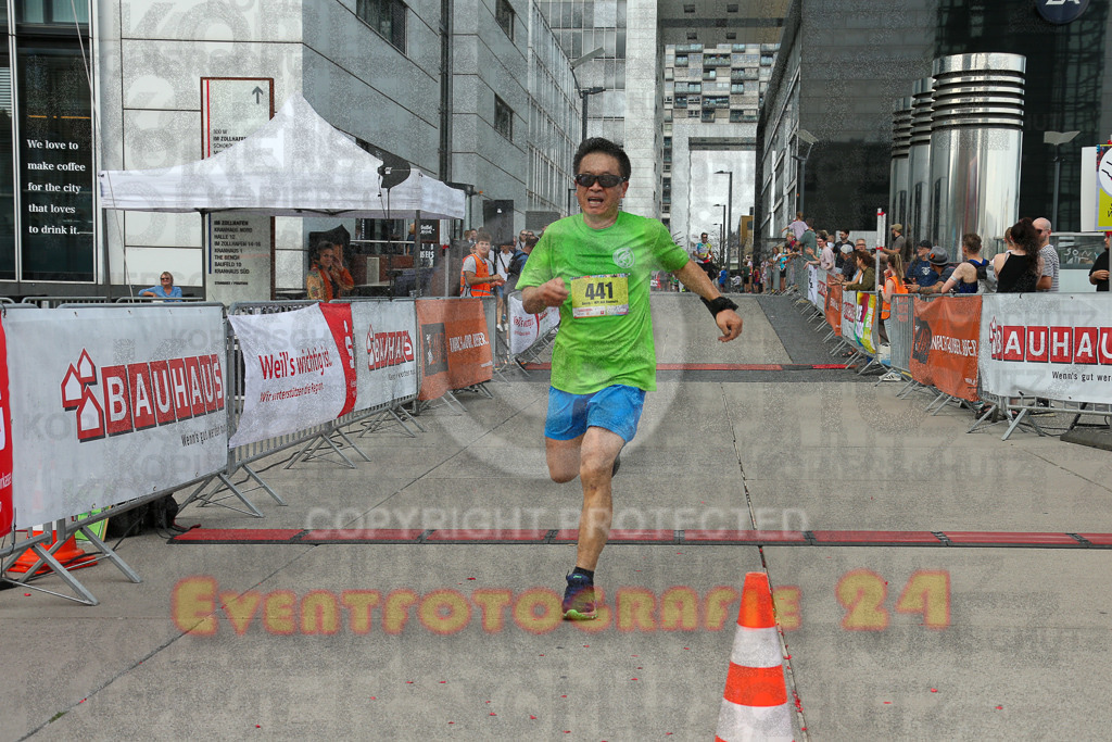 250920_1517_EX1_8772 | Sportfotografie im Rhein-Sieg Kreis, Köln, Bonn, NRW, Rheinland Pfalz, Hessen, etc. Unser Tätigkeitsfeld umfasst den Laufsport vom Volkslauf über den Marathon, Duathlon, Triathon bis zum Ultralauf wie Kölnpfad Ultra oder Schindertrail.