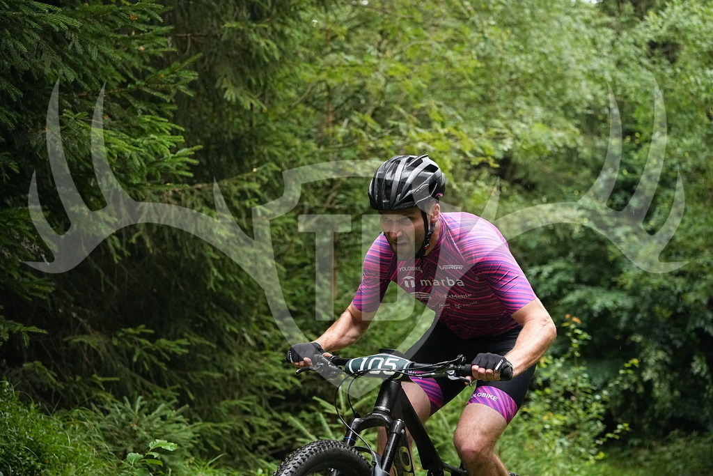 FC109522 | Fotogalerie der Treibjagd im Dunkelwald - Dein MTB Etappenrennen im Erzgebirge - Realisiert mit Pictrs.com