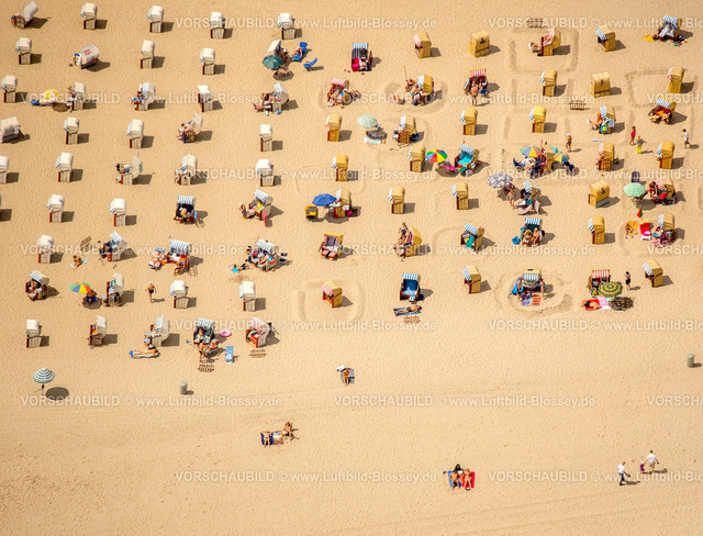 Luebeck15069467Travemuende | Sandstrand von Travemünde an der Ostsee, Ostseestrand, Strandkörbe, Badestrand, Brodtener Ufer vor dem A-ROSA Hotel, Travemünde,  Lübeck, Lübecker Bucht, Hansestadt, Schleswig-Holstein, Deutschland